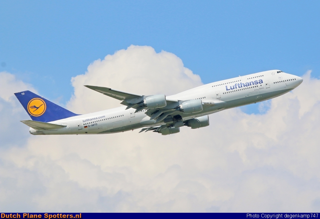 D-ABYD Boeing 747-8 Lufthansa by Herman Degenkamp