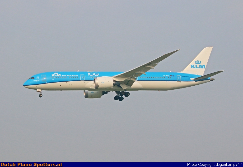 PH-BHL Boeing 787-9 Dreamliner KLM Royal Dutch Airlines by Herman Degenkamp