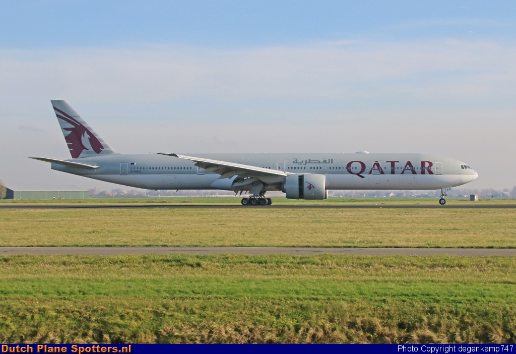 A7-BEG Boeing 777-300 Qatar Airways by Herman Degenkamp