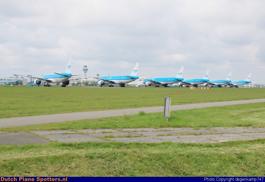 PH-BQM Boeing 777-200 KLM Royal Dutch Airlines by Herman Degenkamp