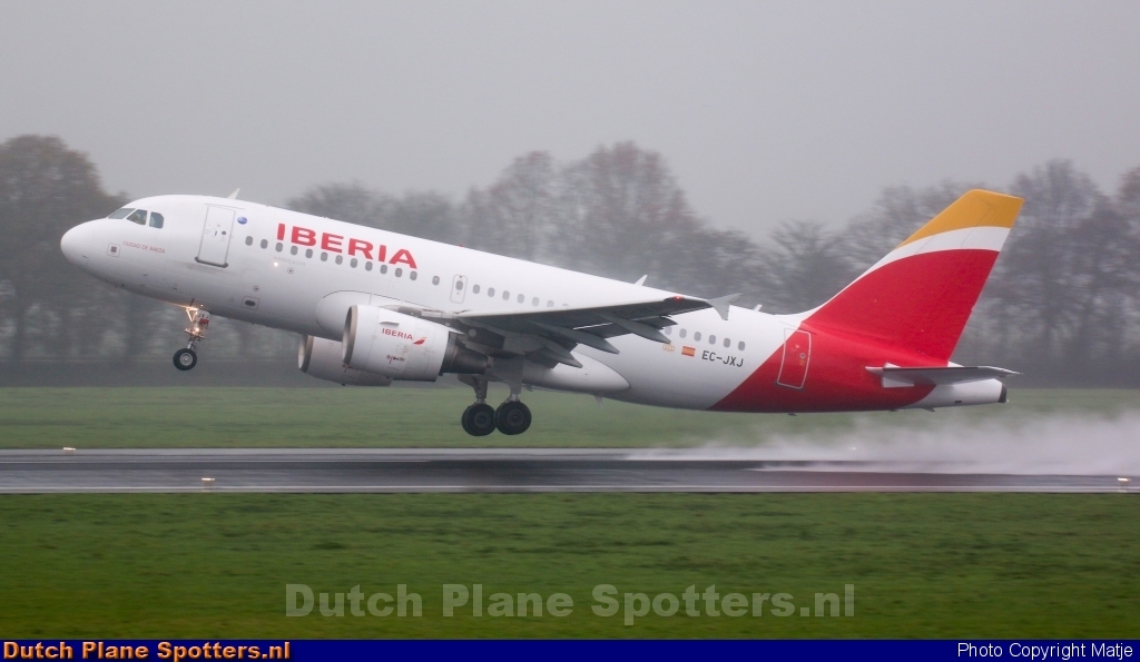 EC-JXJ Airbus A319 Iberia by Matje