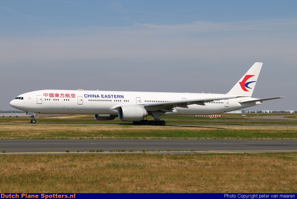B-2020 Boeing 777-300 China Eastern Airlines by peter van maaren