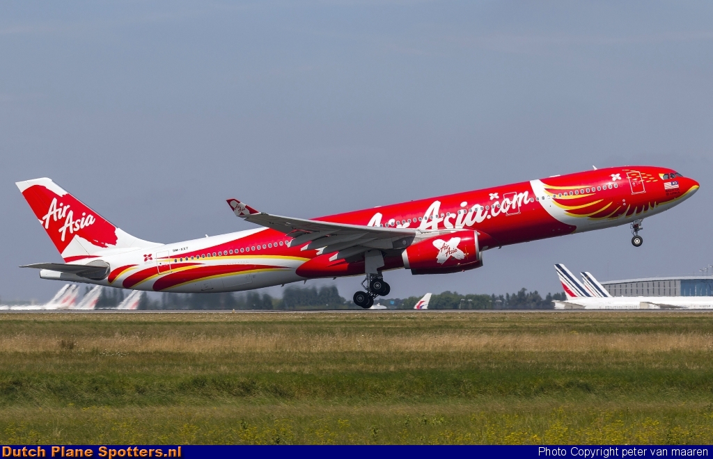 9M-XXT Airbus A330-300 AirAsia by peter van maaren
