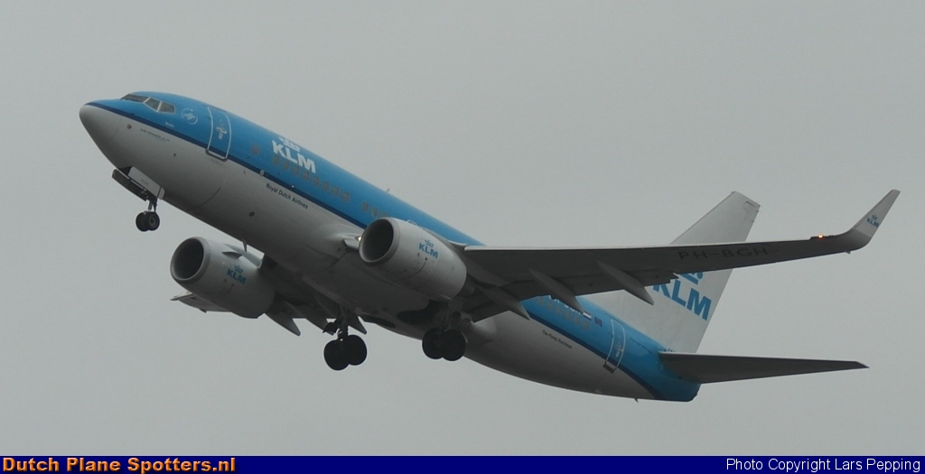 PH-BGH Boeing 737-700 KLM Royal Dutch Airlines by Lars Pepping