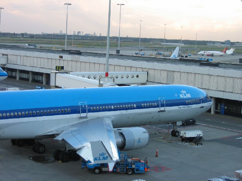  McDonnell Douglas MD-11 KLM Royal Dutch Airlines by Ramon Pouw