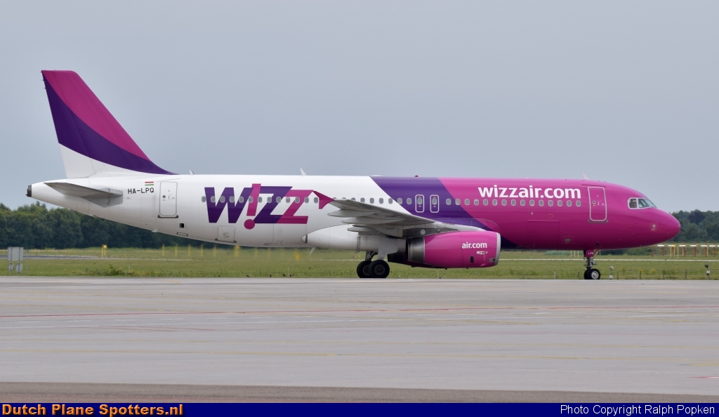 HA-LPQ Airbus A320 Wizz Air by Ralph Popken