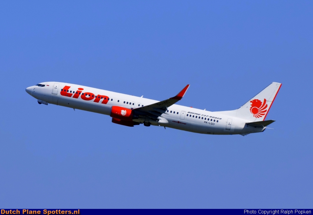 PK-LGO Boeing 737-900 Lion Air by Ralph Popken