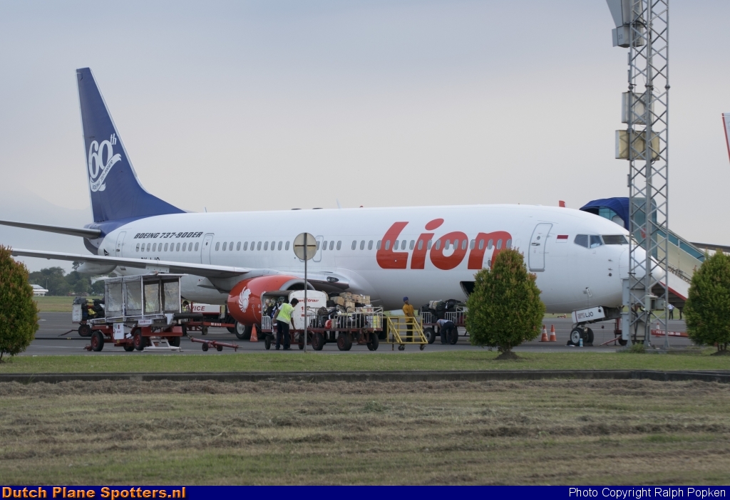 PK-LJO Boeing 737-900 Lion Air by Ralph Popken