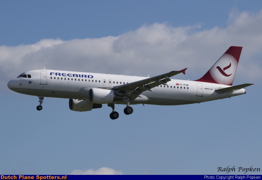 TC-FHB Airbus A320 Freebird Airlines by Ralph Popken