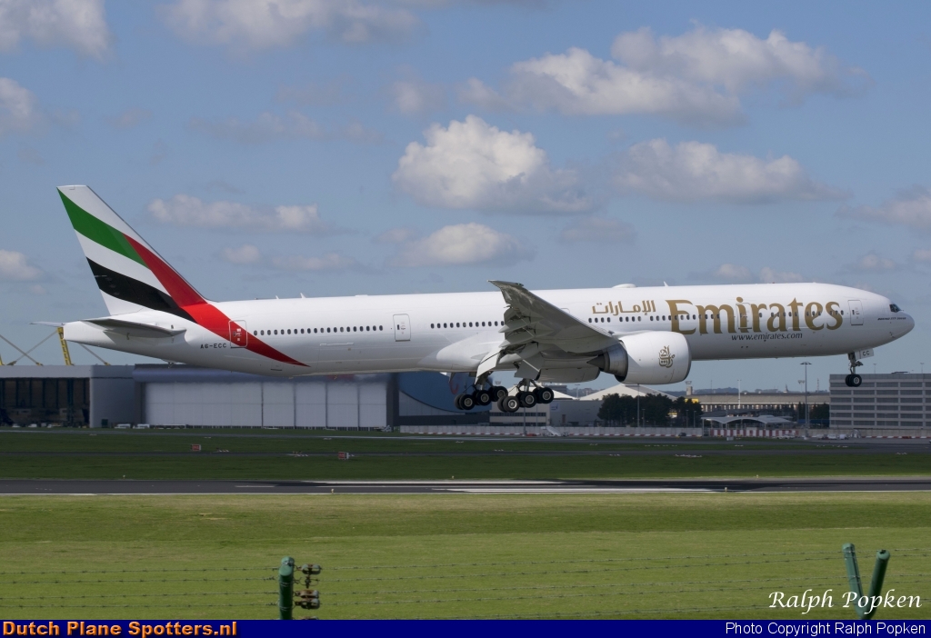 A6-ECC Boeing 777-300 Emirates by Ralph Popken