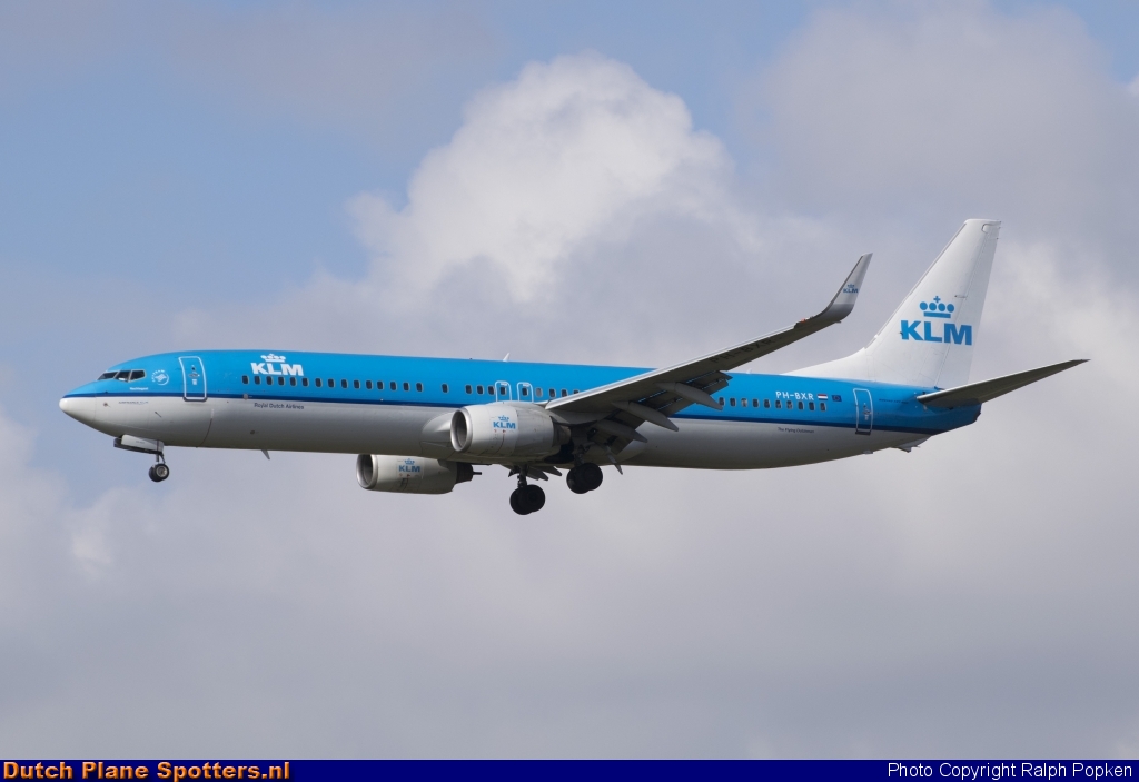 PH-BXR Boeing 737-900 KLM Royal Dutch Airlines by Ralph Popken