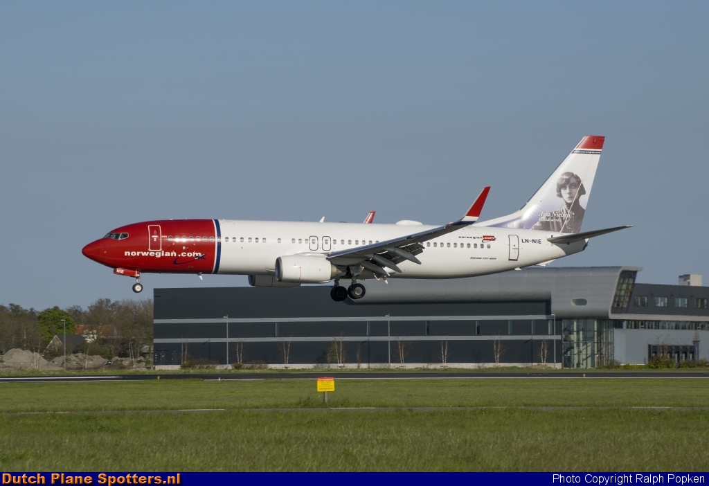 LN-NIE Boeing 737-800 Norwegian Air Shuttle by Ralph Popken