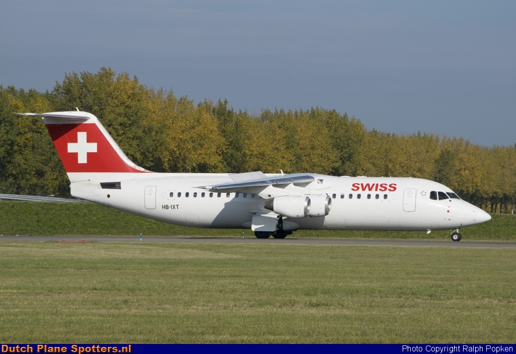 HB-IXT BAe 146 Swiss International Air Lines by Ralph Popken