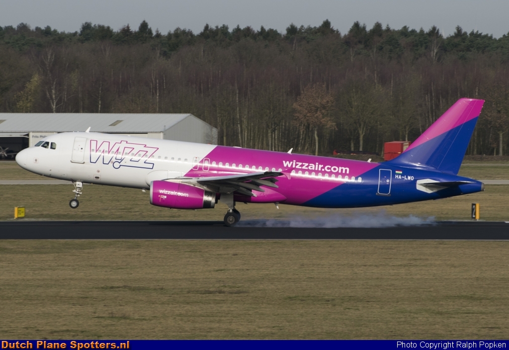 HA-LWO Airbus A320 Wizz Air by Ralph Popken