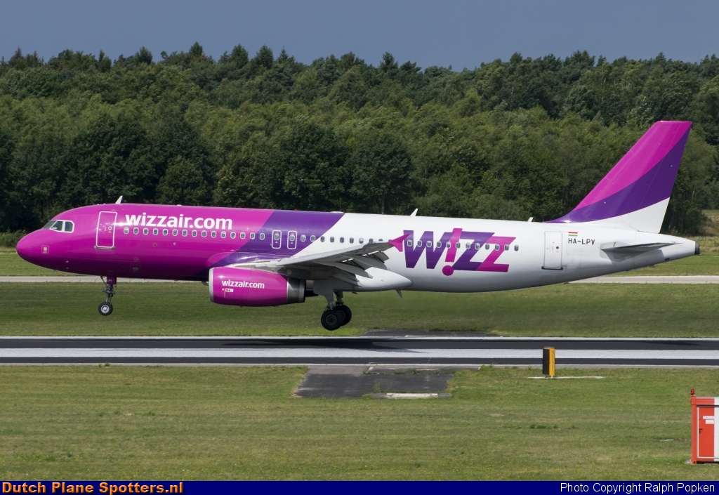 HA-LPV Airbus A320 Wizz Air by Ralph Popken