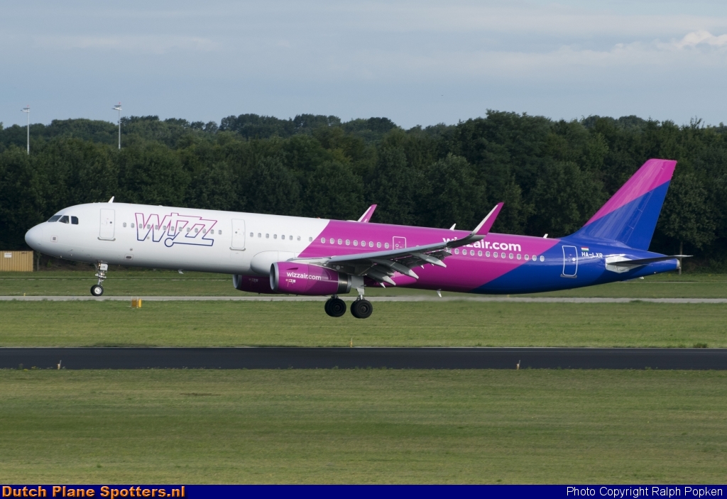 HA-LXR Airbus A321 Wizz Air by Ralph Popken