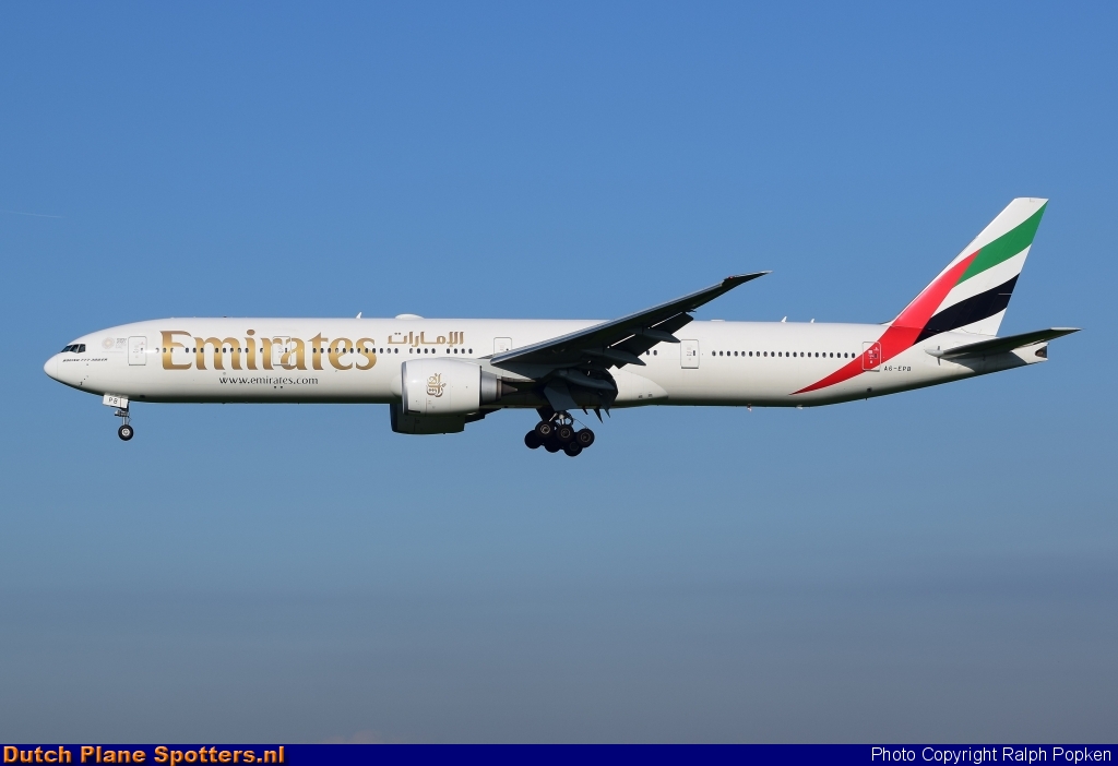 A6-EPB Boeing 777-300 Emirates by Ralph Popken