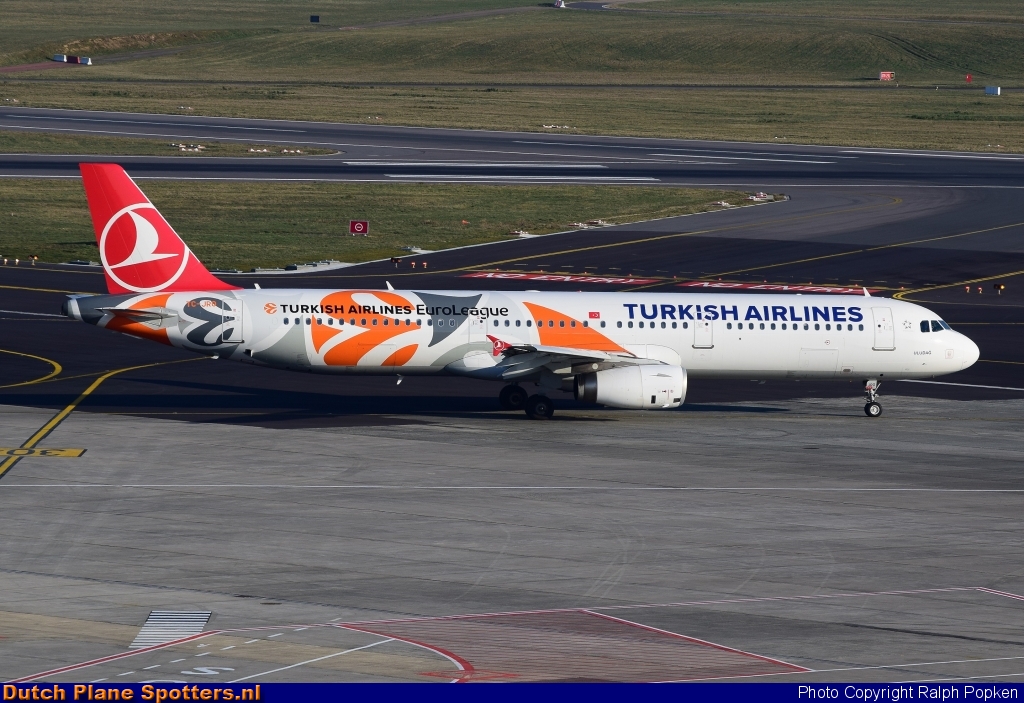 TC-JRO Airbus A321 Turkish Airlines by Ralph Popken
