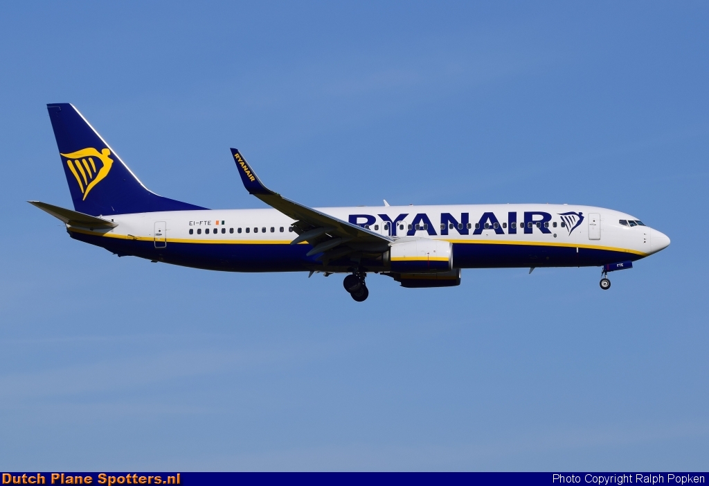 EI-FTE Boeing 737-800 Ryanair by Ralph Popken