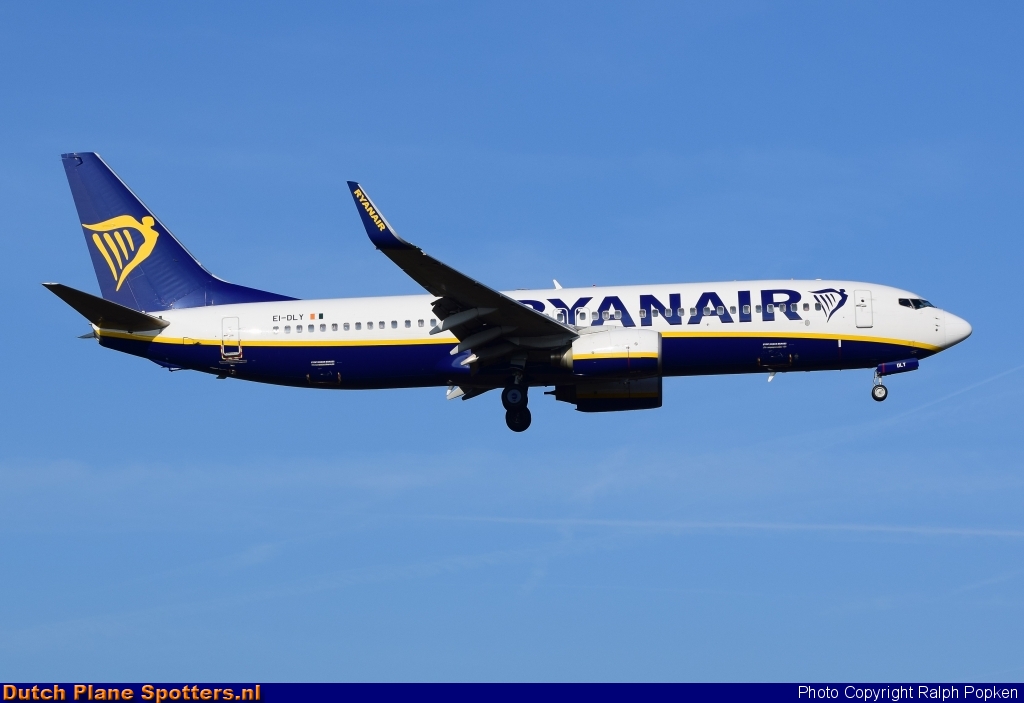 EI-DLY Boeing 737-800 Ryanair by Ralph Popken