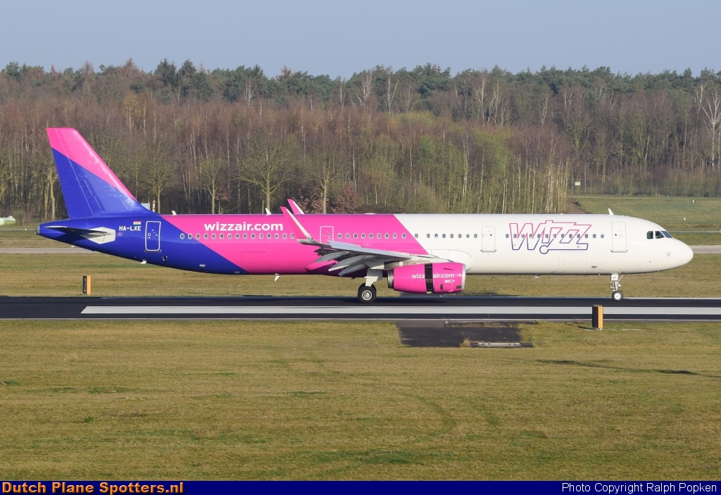 HA-LXE Airbus A321 Wizz Air by Ralph Popken
