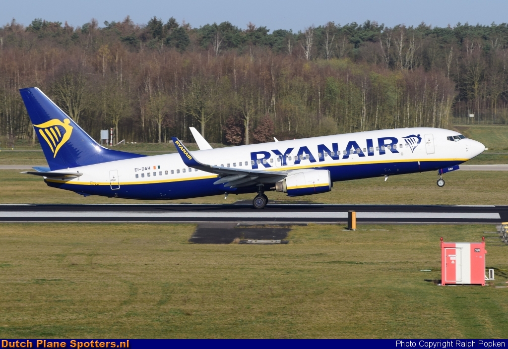 EI-DAH Boeing 737-800 Ryanair by Ralph Popken