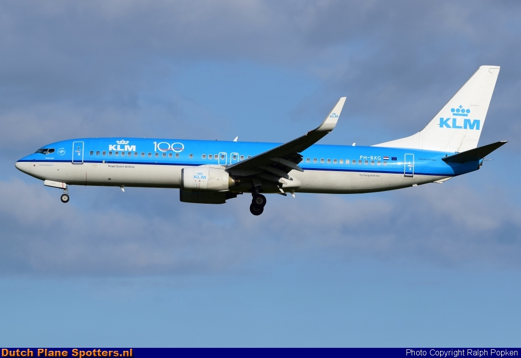 PH-BXG Boeing 737-800 KLM Royal Dutch Airlines by Ralph Popken