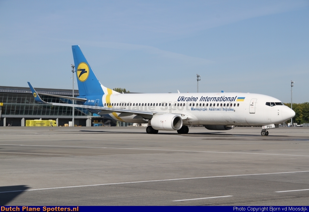 UR-PSU Boeing 737-800 Ukraine International Airlines by Bjorn vd Moosdijk