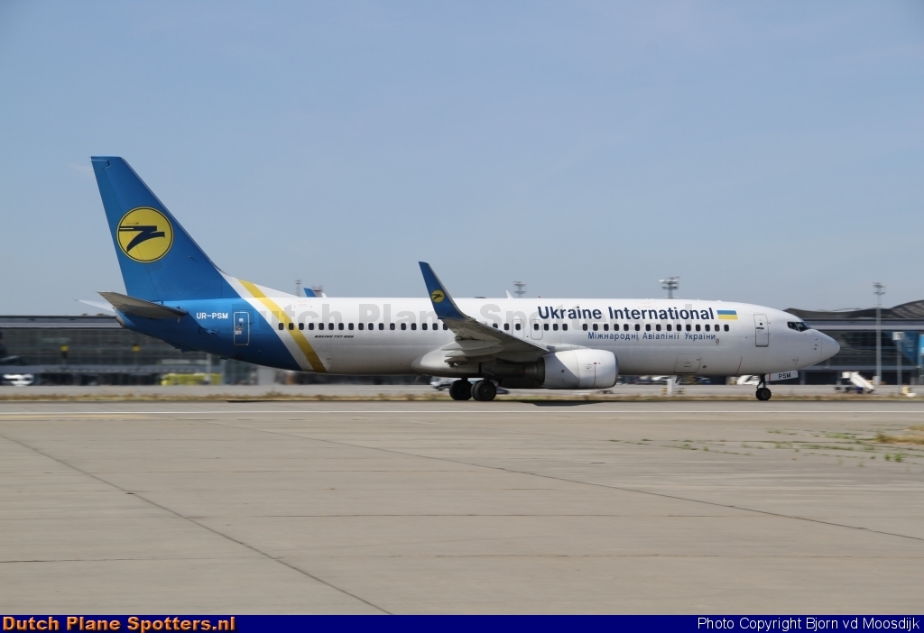 UR-PSM Boeing 737-800 Ukraine International Airlines by Bjorn vd Moosdijk
