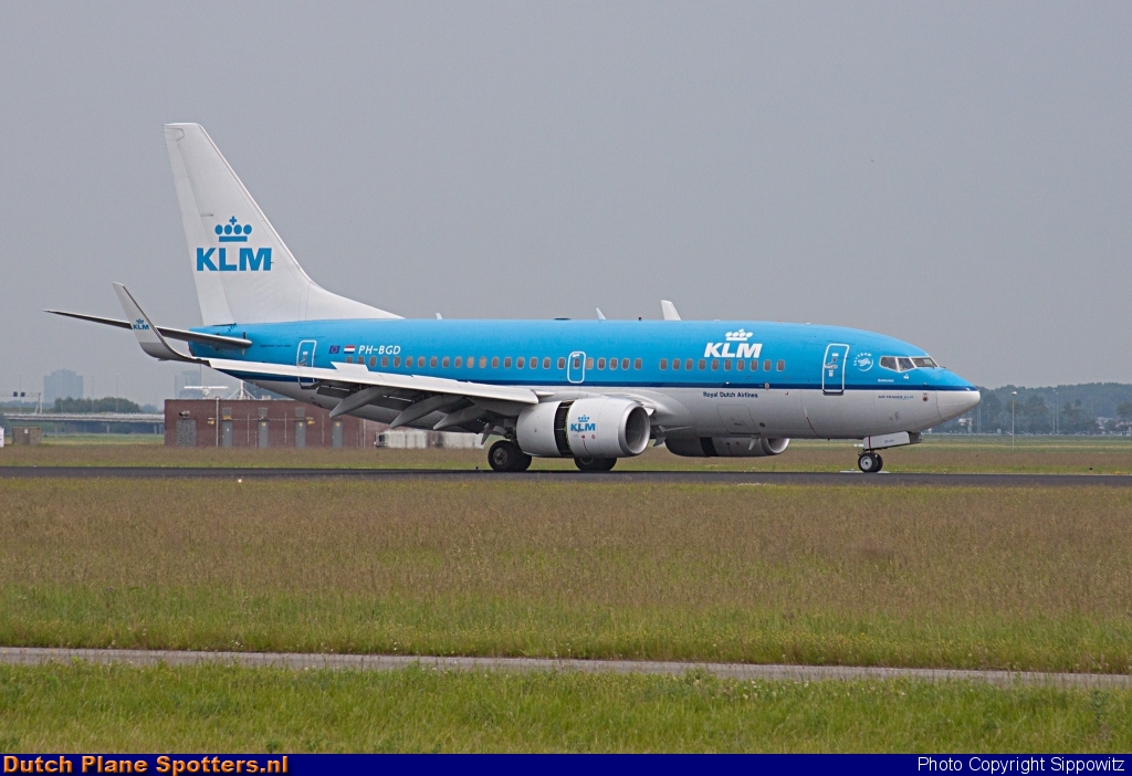 PH-BGD Boeing 737-700 KLM Royal Dutch Airlines by Sippowitz