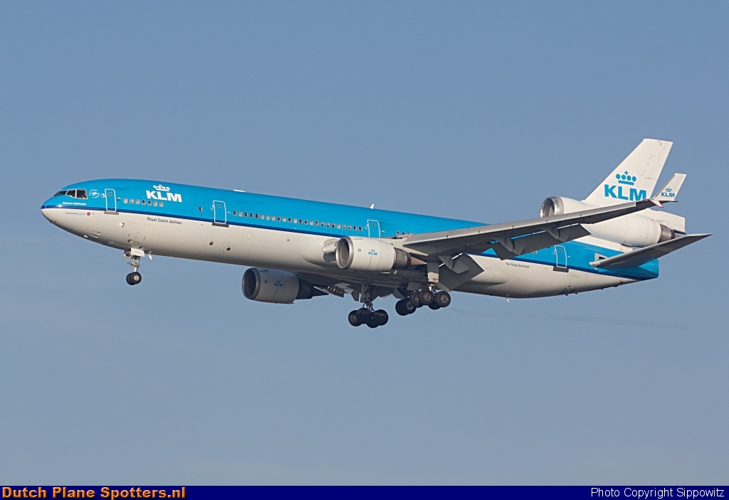 PH-KCD McDonnell Douglas MD-11 KLM Royal Dutch Airlines by Sippowitz