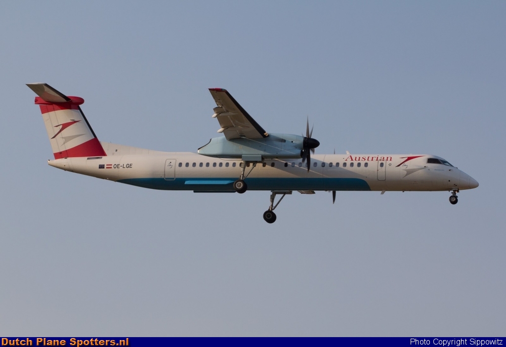 OE-LGE Bombardier Dash 8-Q400 Austrian Airlines by Sippowitz