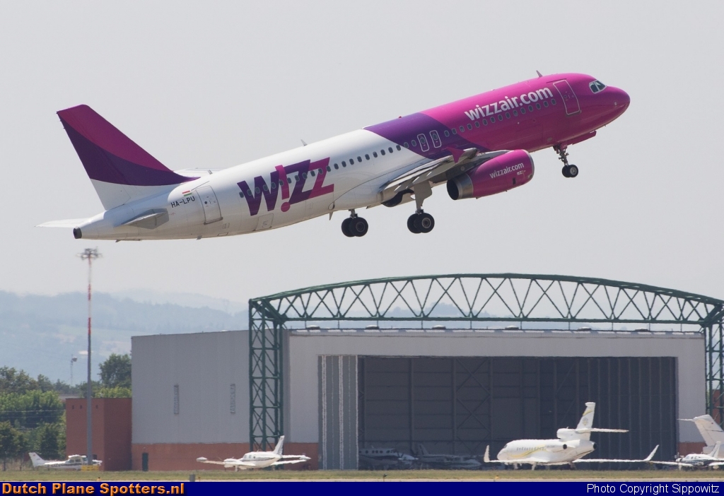 HA-LPU Airbus A320 Wizz Air by Sippowitz