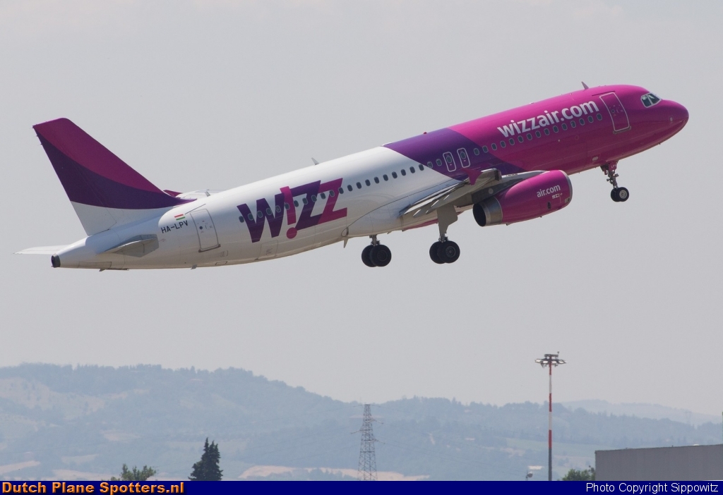 HA-LPV Airbus A320 Wizz Air by Sippowitz
