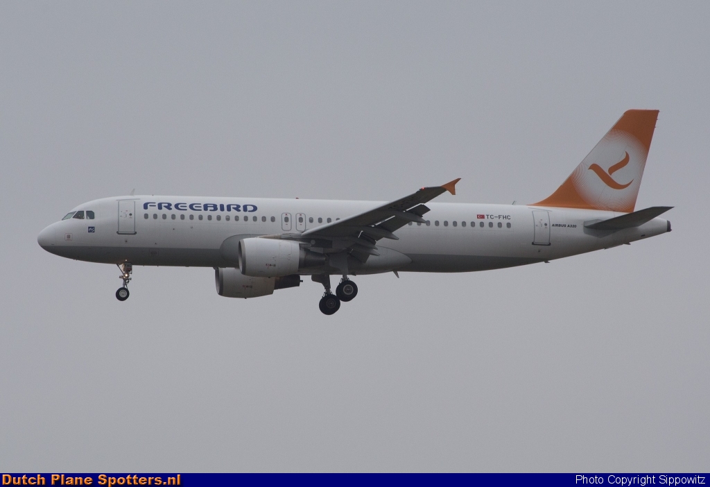 TC-FHC Airbus A320 Freebird Airlines by Sippowitz