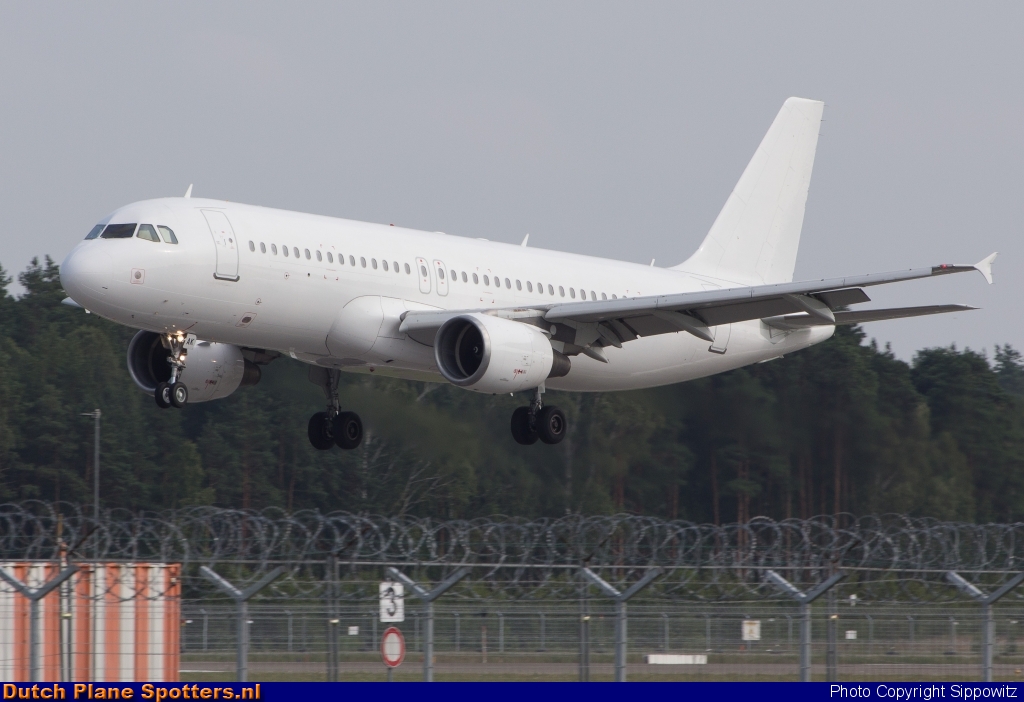 ES-SAK Airbus A320 SmartLynx Estonia by Sippowitz