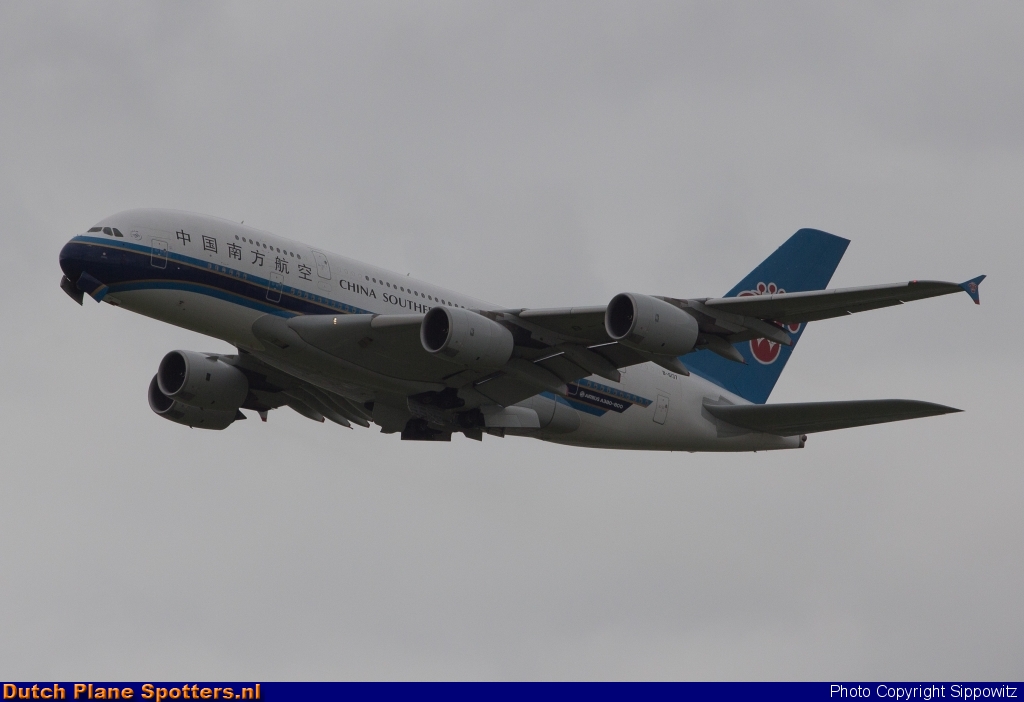 B-6137 Airbus A380-800 China Southern by Sippowitz