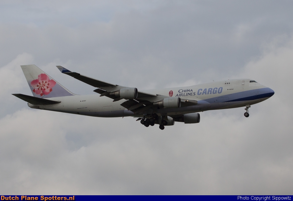 B-18707 Boeing 747-400 China Airlines Cargo by Sippowitz