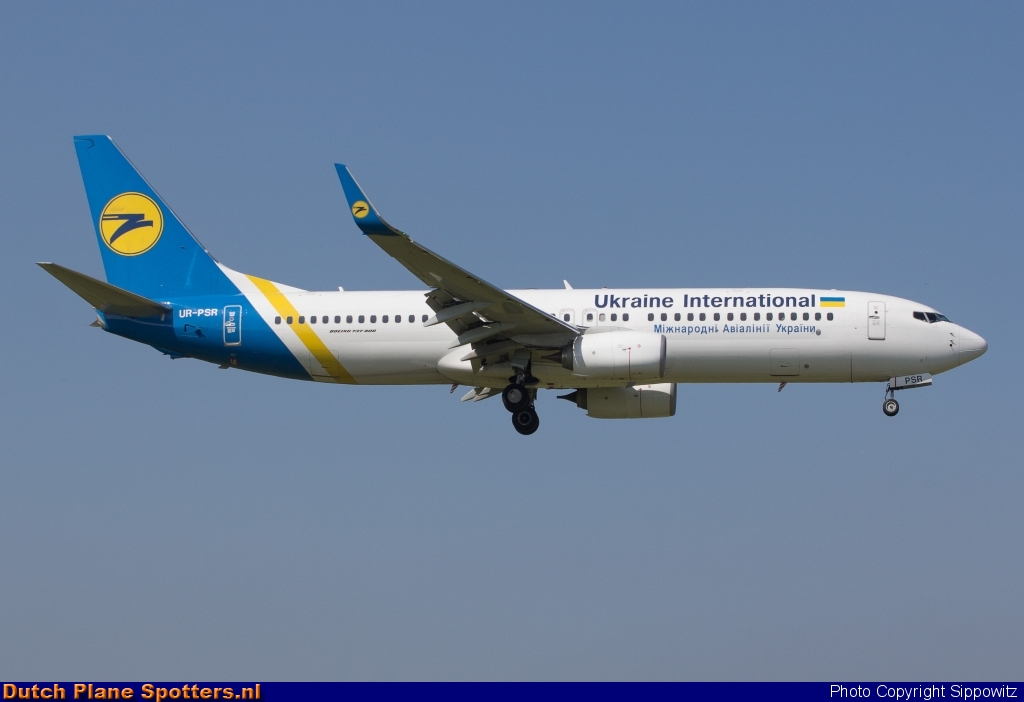 UR-PSR Boeing 737-800 Ukraine International Airlines by Sippowitz