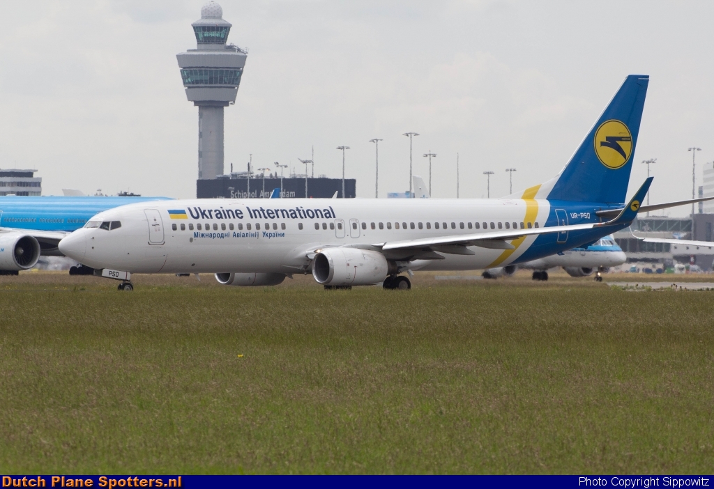UR-PSQ Boeing 737-800 Ukraine International Airlines by Sippowitz