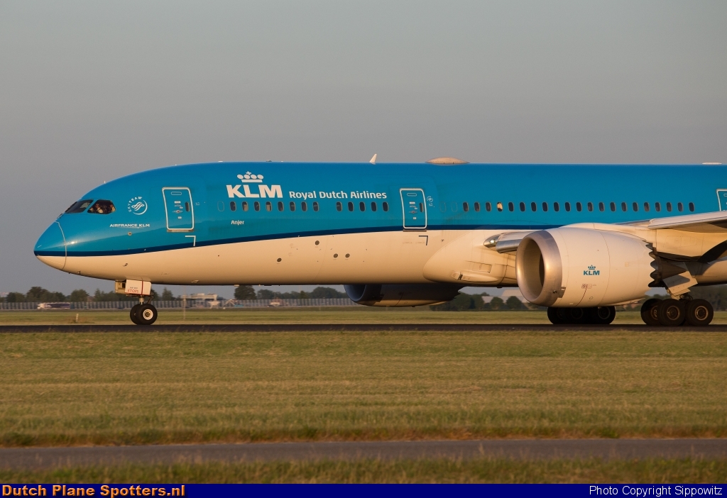PH-BHA Boeing 787-9 Dreamliner KLM Royal Dutch Airlines by Sippowitz