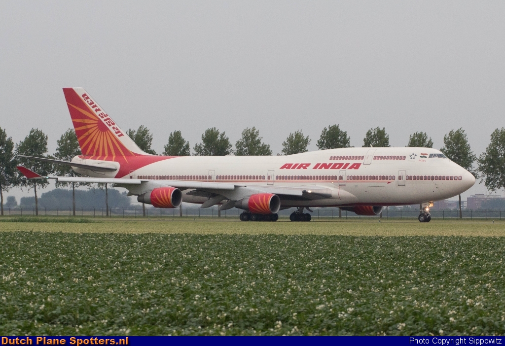 VT-EVA Boeing 747-400 Air India by Sippowitz
