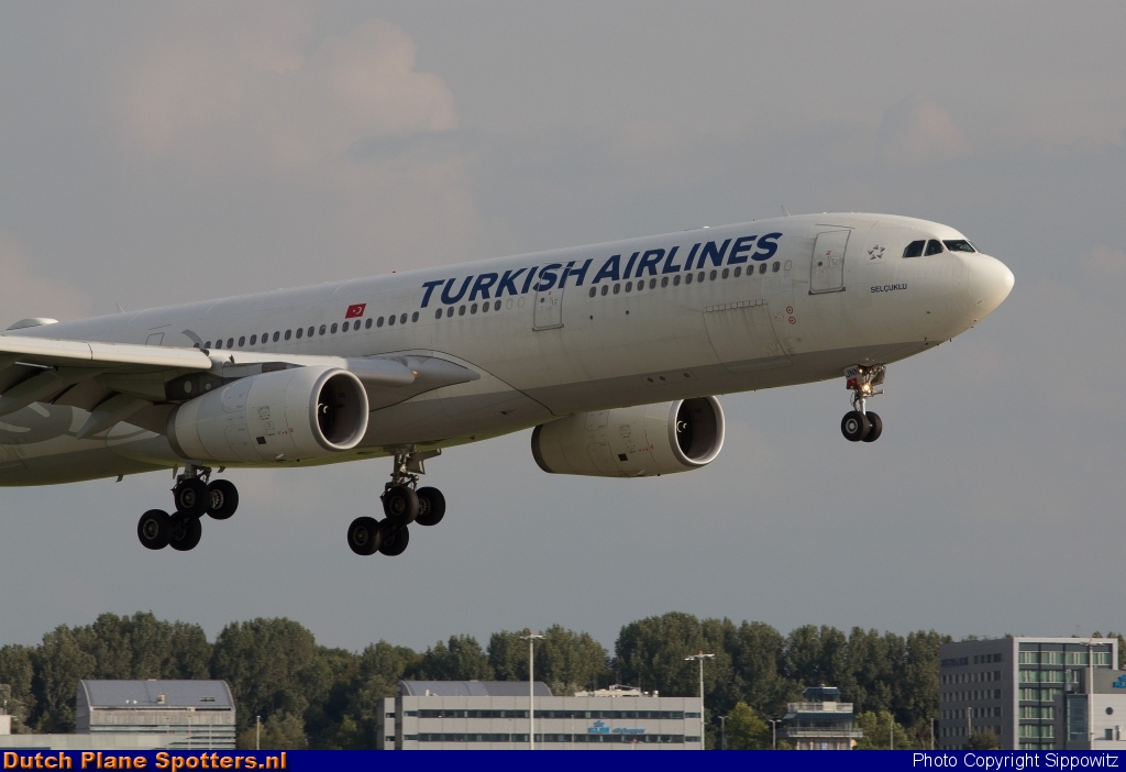 TC-JNN Airbus A330-200 Turkish Airlines by Sippowitz