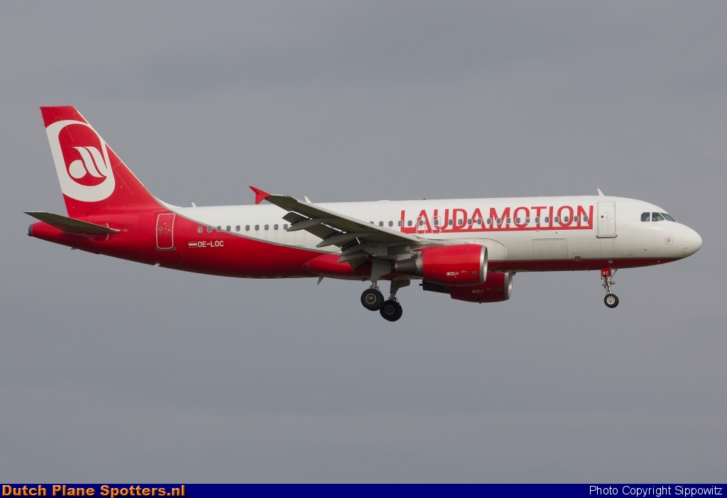 OE-LOC Airbus A320 LaudaMotion by Sippowitz