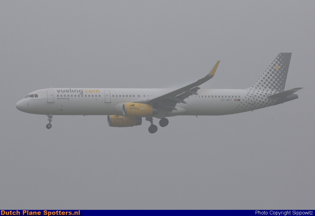 EC-MGY Airbus A321 Vueling.com by Sippowitz
