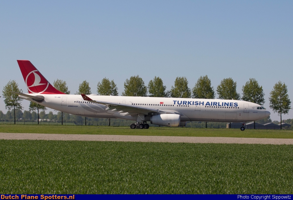 TC-JNO Airbus A330-300 Turkish Airlines by Sippowitz