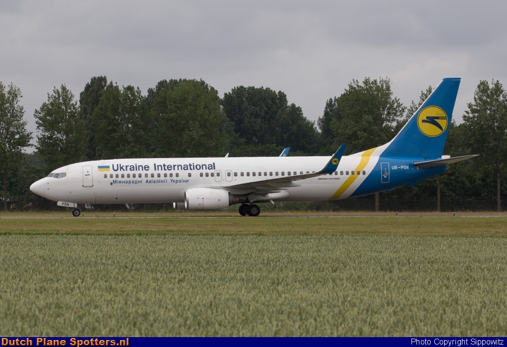 UR-PSN Boeing 737-800 Ukraine International Airlines by Sippowitz