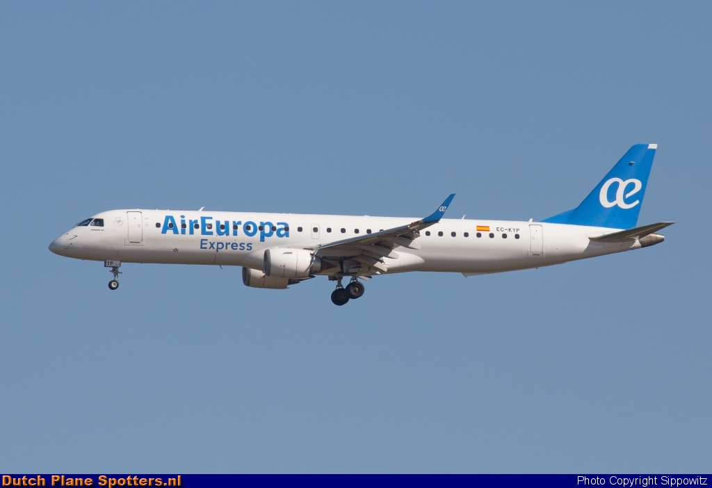 EC-KYP Embraer 195 Air Europa Express by Sippowitz