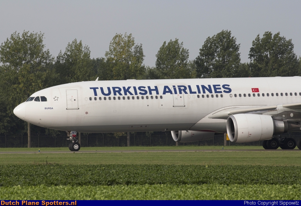 TC-JNT Airbus A330-300 Turkish Airlines by Sippowitz