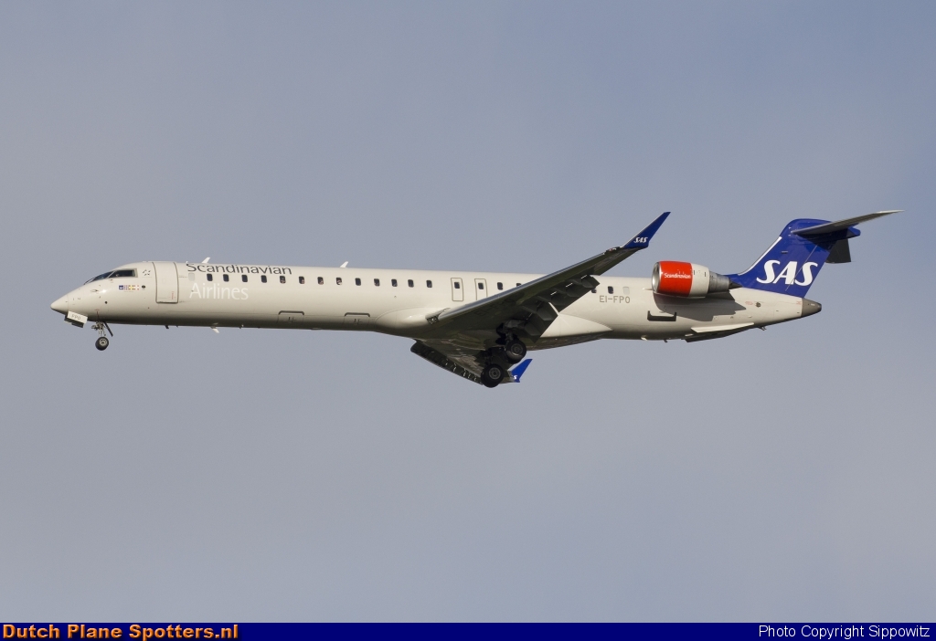 EI-FPO Bombardier Canadair CRJ900 SAS Scandinavian Airlines by Sippowitz